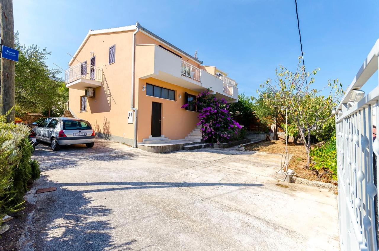 Apartments Milka Слатине Экстерьер фото